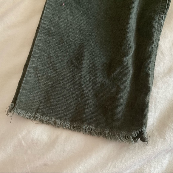 Express Green Corduroy Cropped Pants - Picture 5 of 5